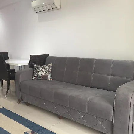 2 Bedroom Flat In Location In *