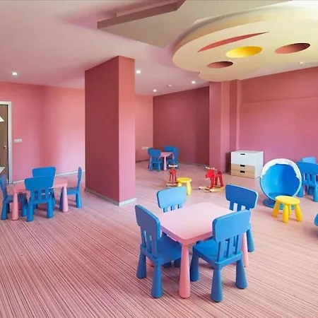 2 Bedroom Flat In Location In *